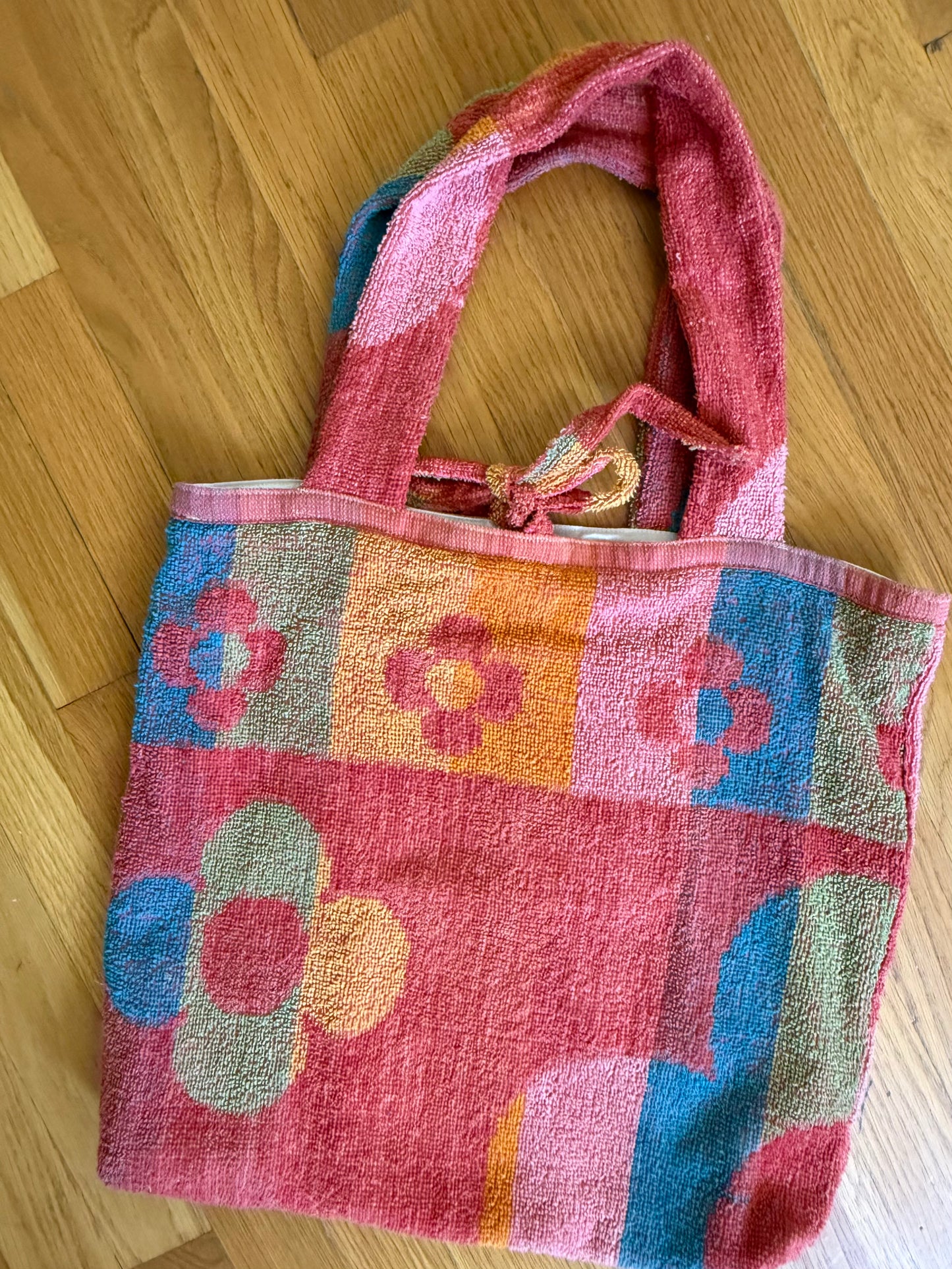 summer essentials towel tote